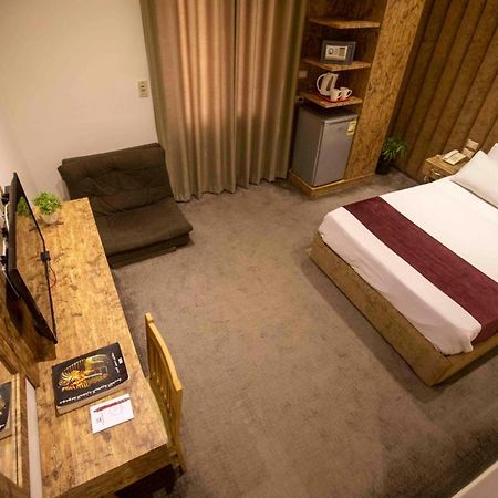Valencia Ap Cairo Hotel Esterno foto
