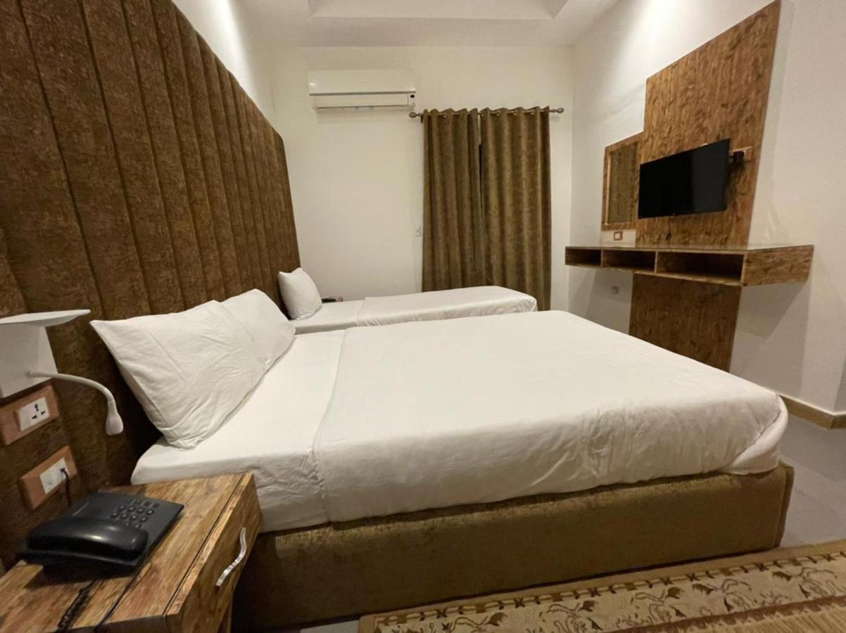 Valencia Ap Cairo Hotel Esterno foto